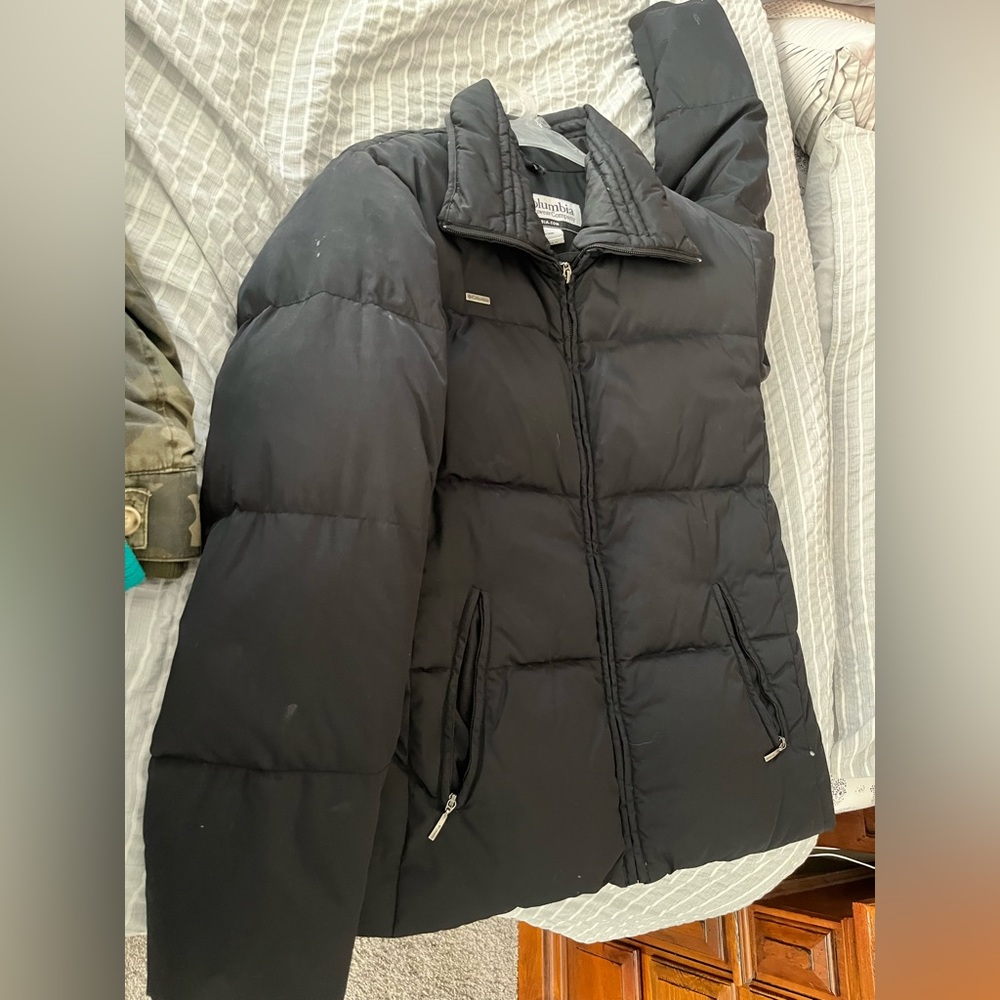 Women’s size large Columbia winter puffer coat.